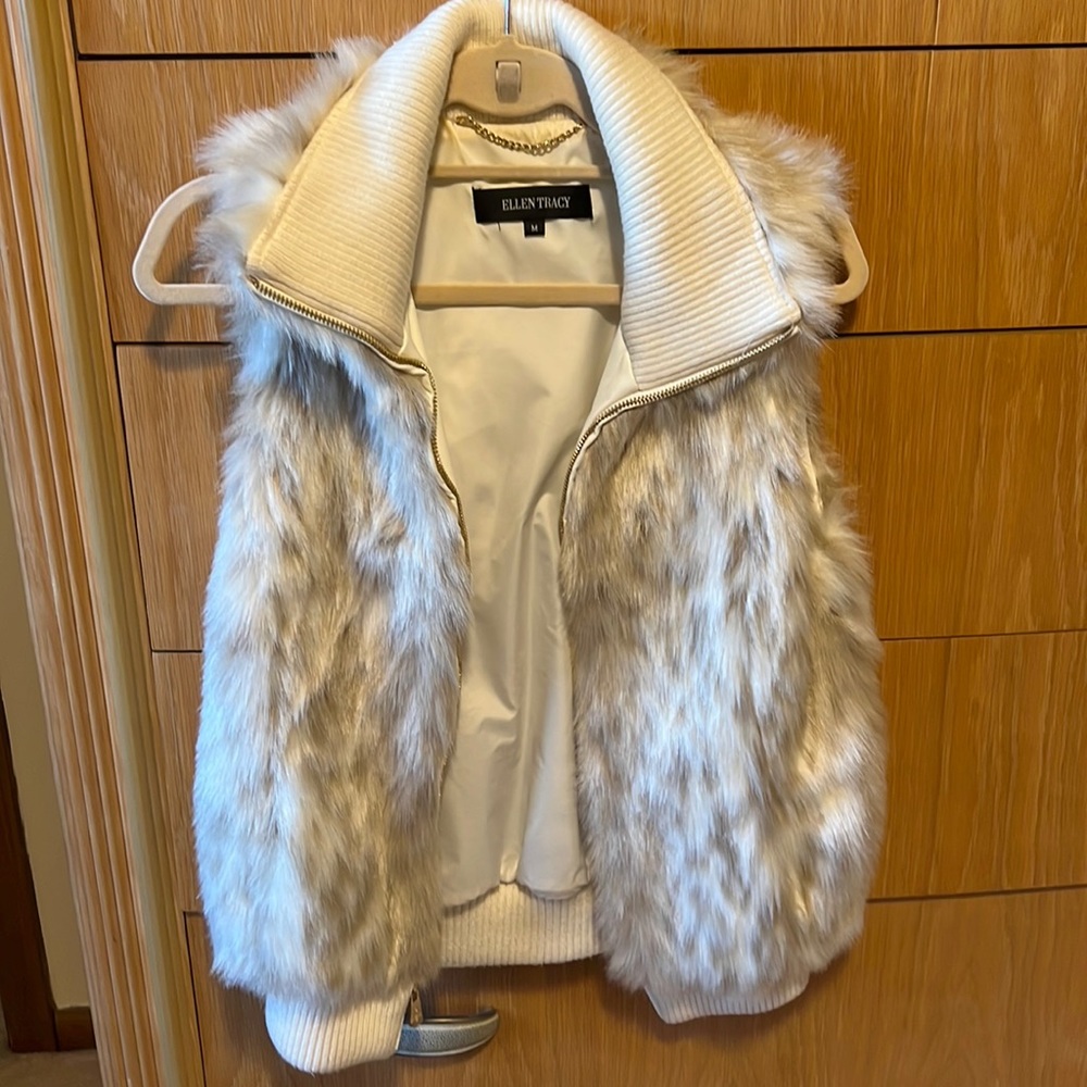 Ellen Tracy, size M, faux fur vest